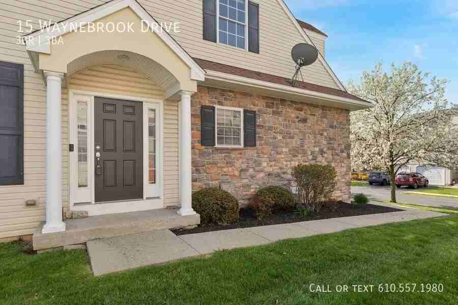 15 Waynebrook Dr - Photo 3 of 27