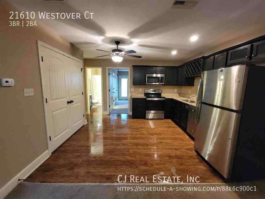 21610 Westover Ct - Photo 3 of 11