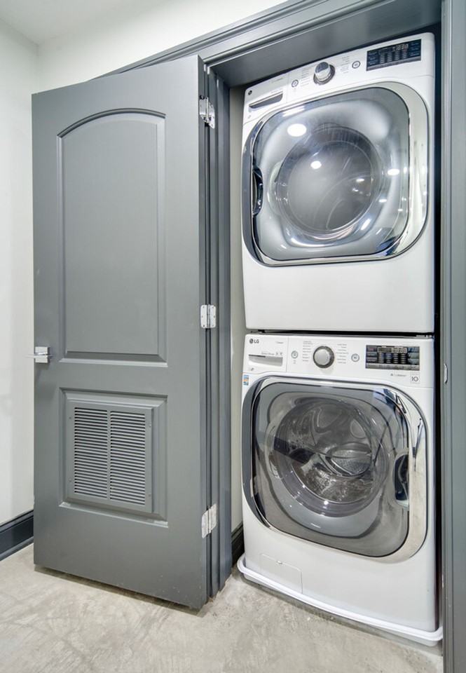 410-412 Richardson PL NW - Photo 6 of 33