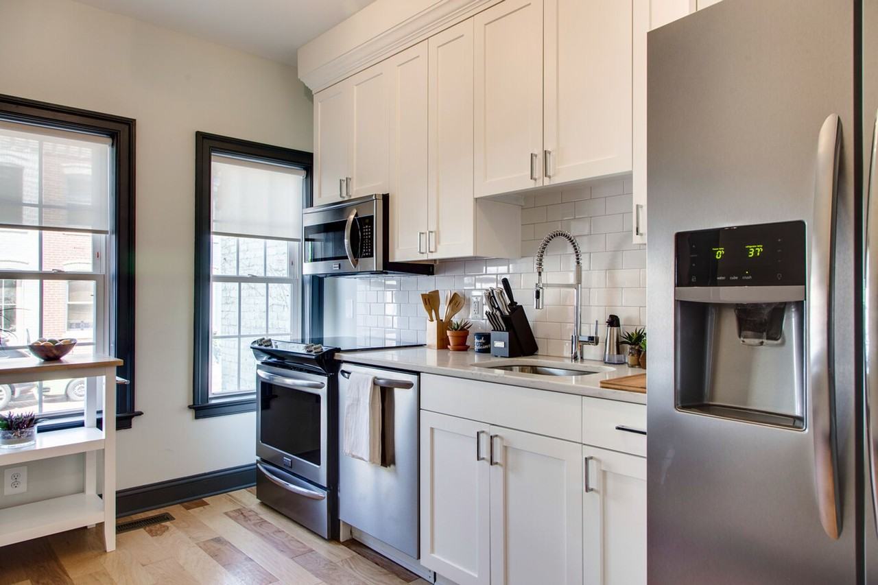 410-412 Richardson PL NW - Photo 7 of 33