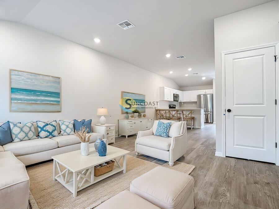 27169 Washington St - Photo 3 of 24