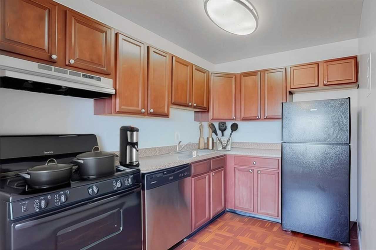 Marlow Towers - Photo 3 of 18