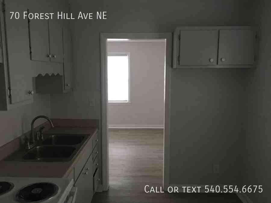 70 Forest Hill Ave Ne - Photo 2 of 21