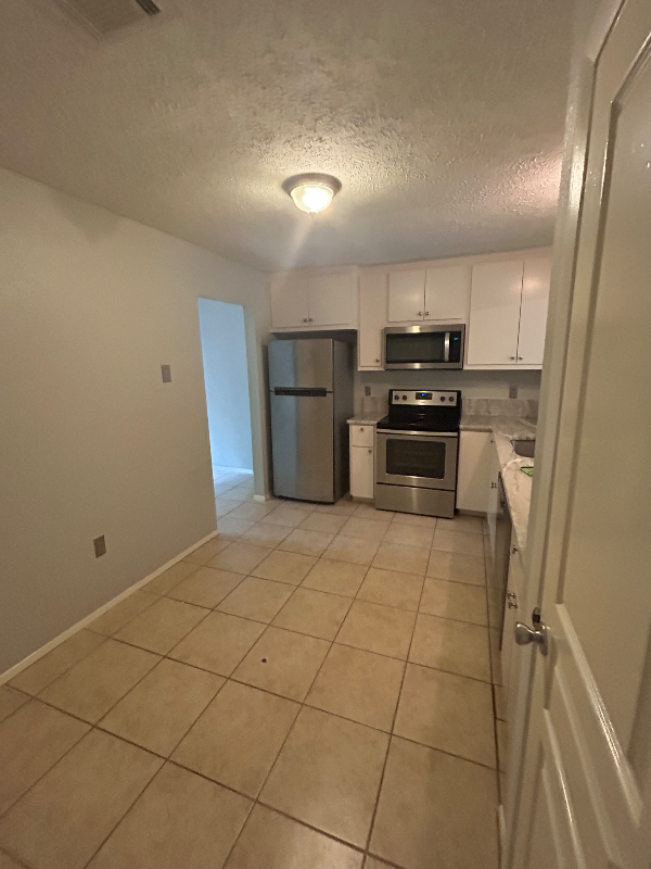 31 Capewood Ct - Photo 3 of 17