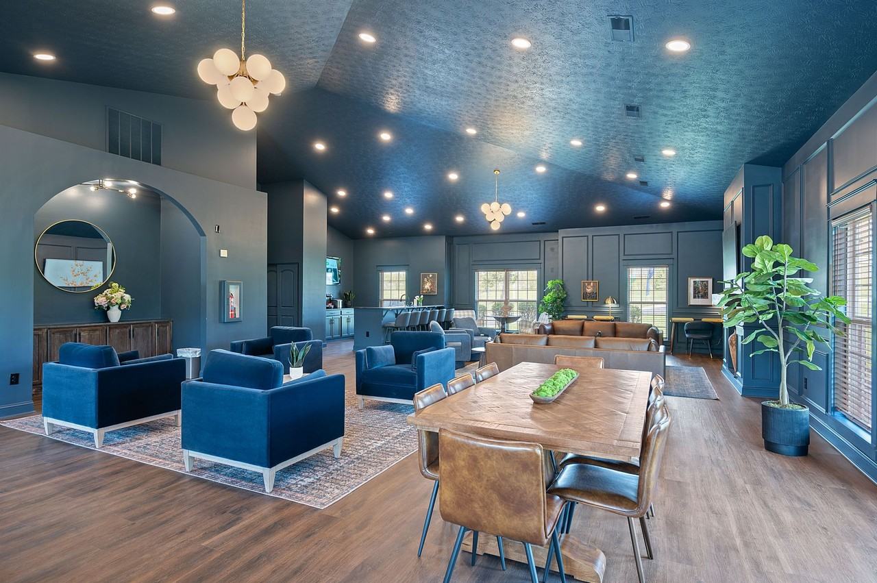 The Heights at Bridgewater - Photo 2 of 14