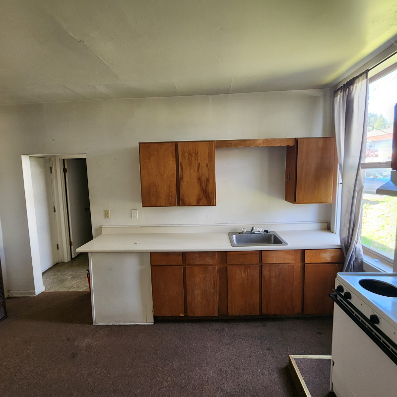 216 E Jewett Blvd #4 - Photo 2 of 7