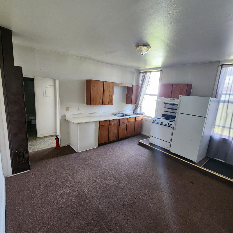 216 E Jewett Blvd #4 - Photo 4 of 7