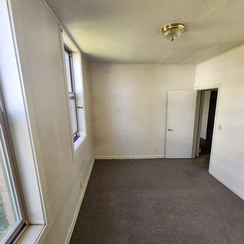 216 E Jewett Blvd #4 - Photo 6 of 7