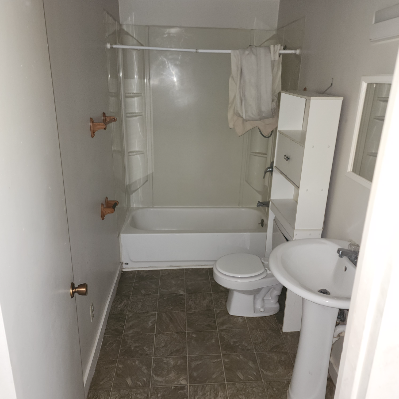 216 E Jewett Blvd #4 - Photo 7 of 7