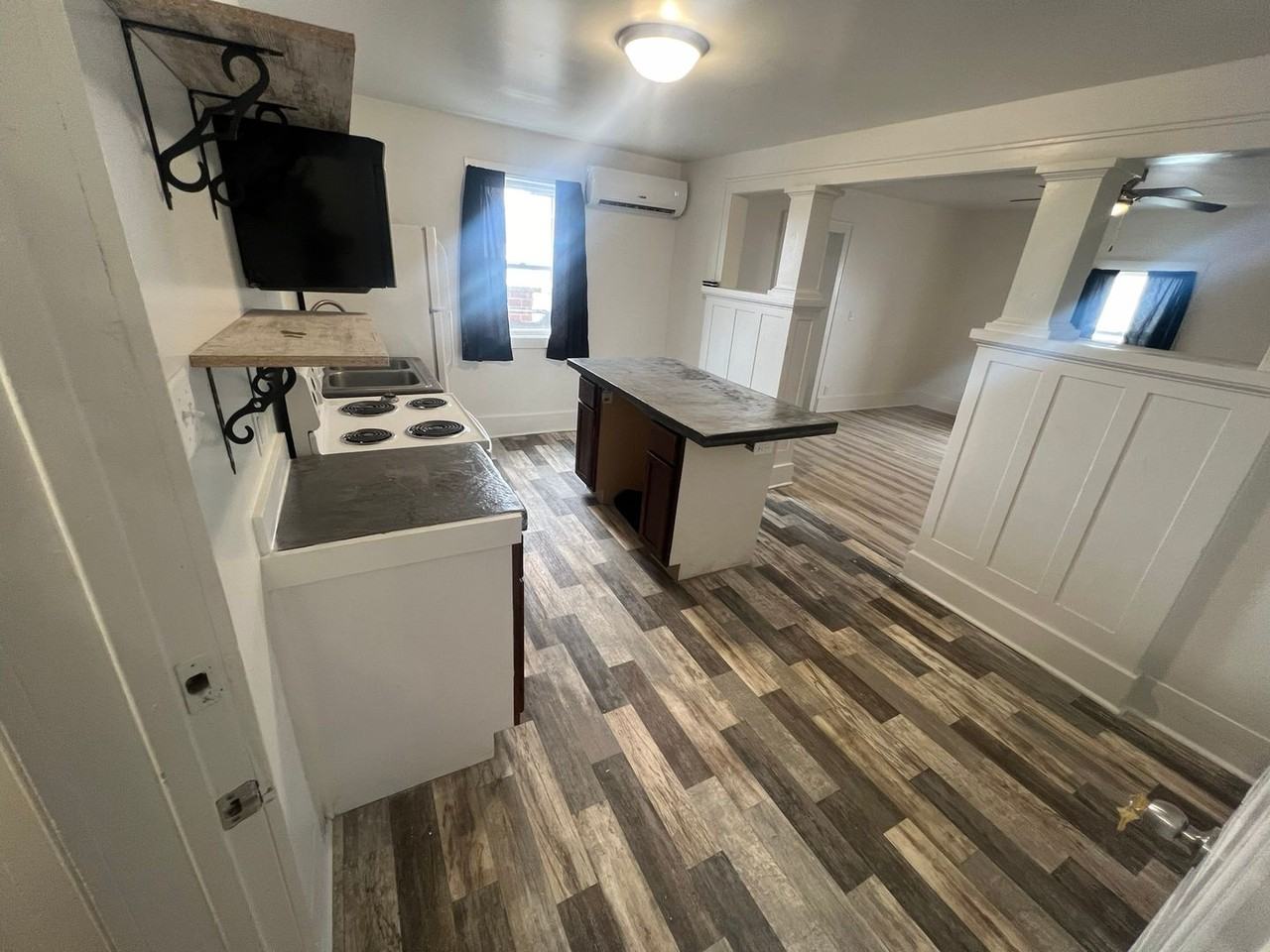 735 10th Street - Photo 3 of 26