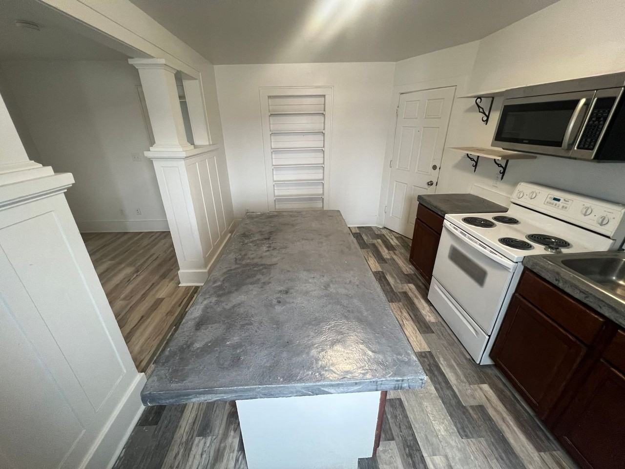 735 10th Street - Photo 4 of 26