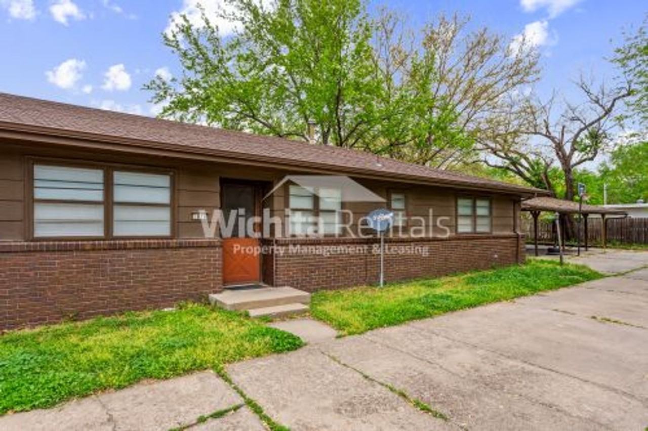 1818 N Burns St - Photo 2 of 15