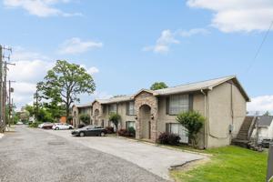 featured image of 2933 Clairmont Ave S