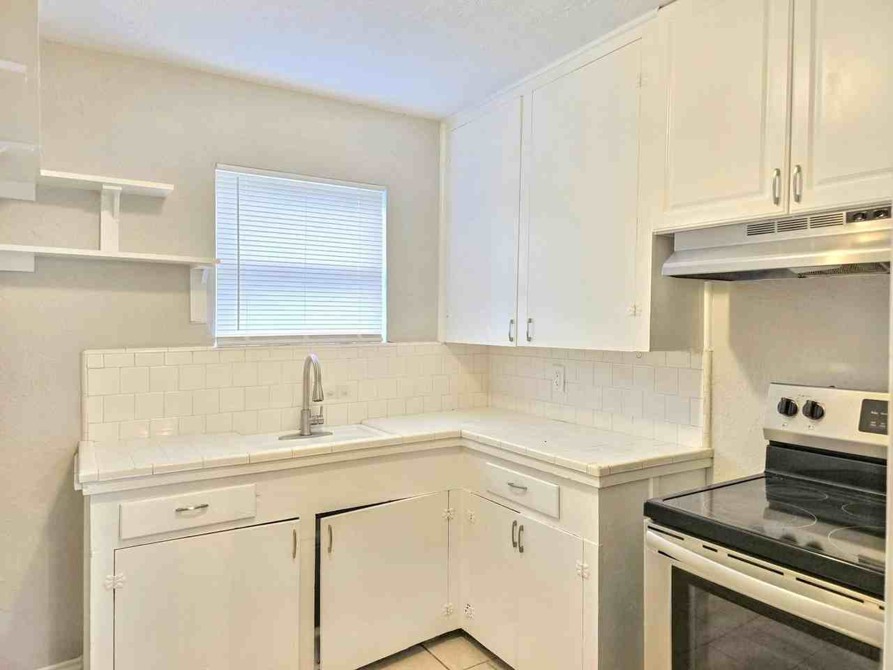 1136 5th Avenue North - Photo 6 of 13