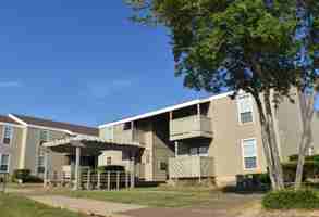 featured image of 1224 N Albert Pike Ave