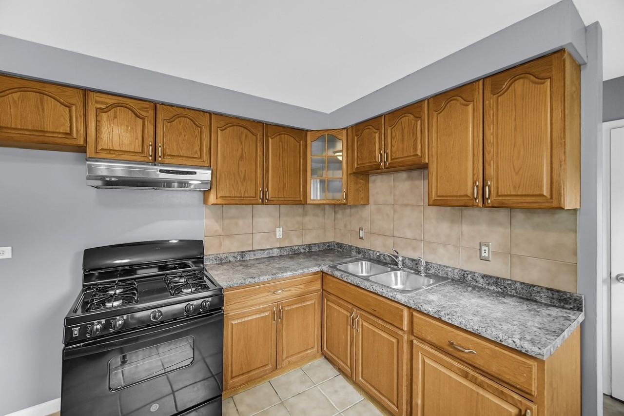 17618 Grandview Dr - Photo 3 of 19