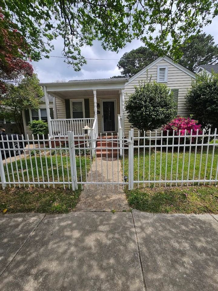 2904 Peronne Ave - Photo 2 of 22