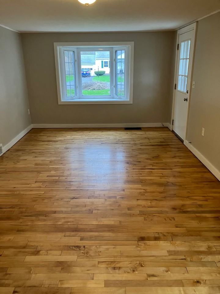 404 Plymouth Ave - Photo 5 of 15