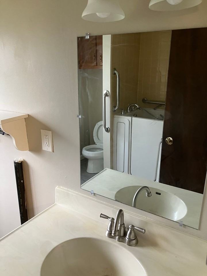 404 Plymouth Ave - Photo 7 of 15