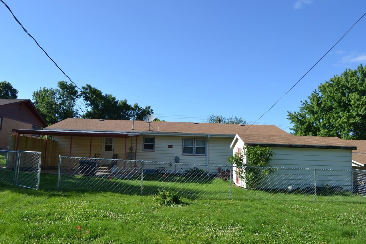 322 Webster St - Photo 2 of 50
