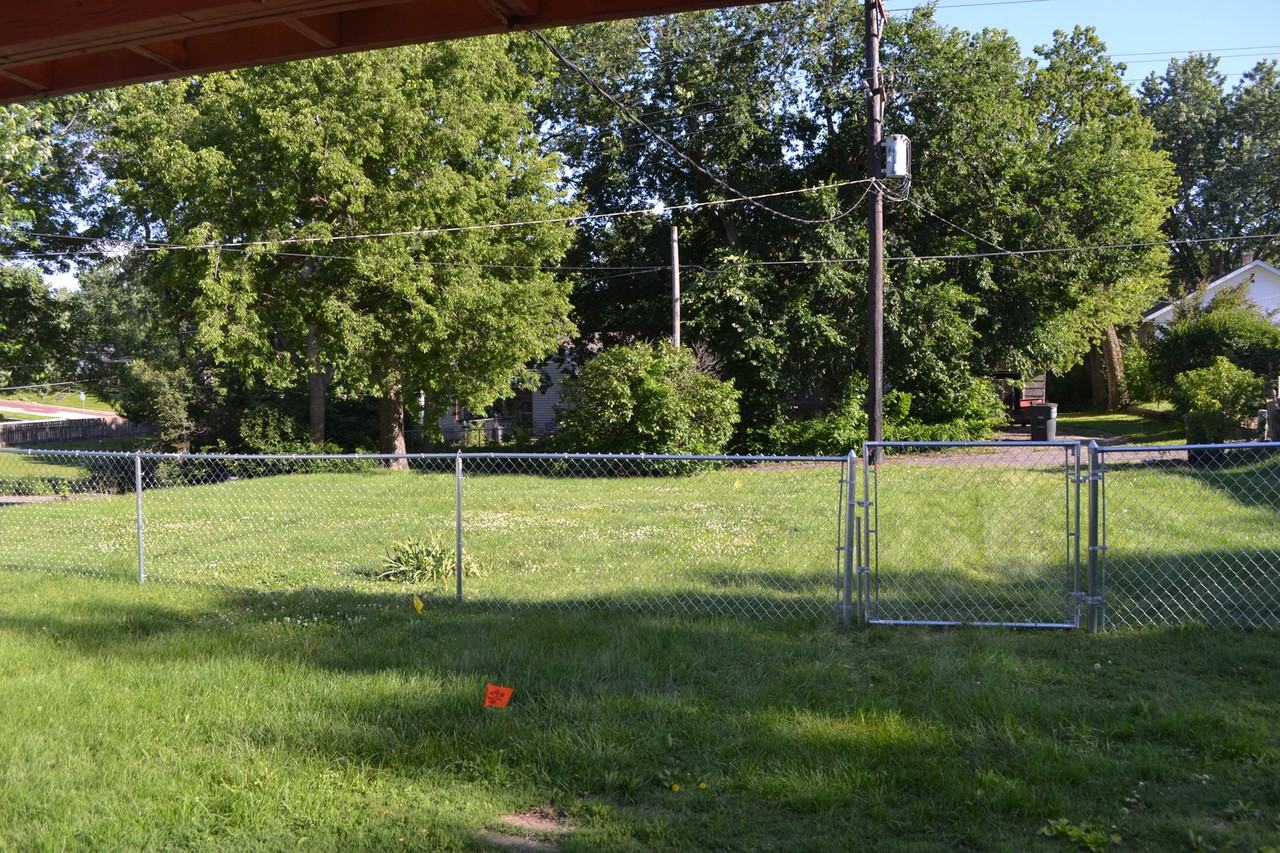 322 Webster St - Photo 4 of 50