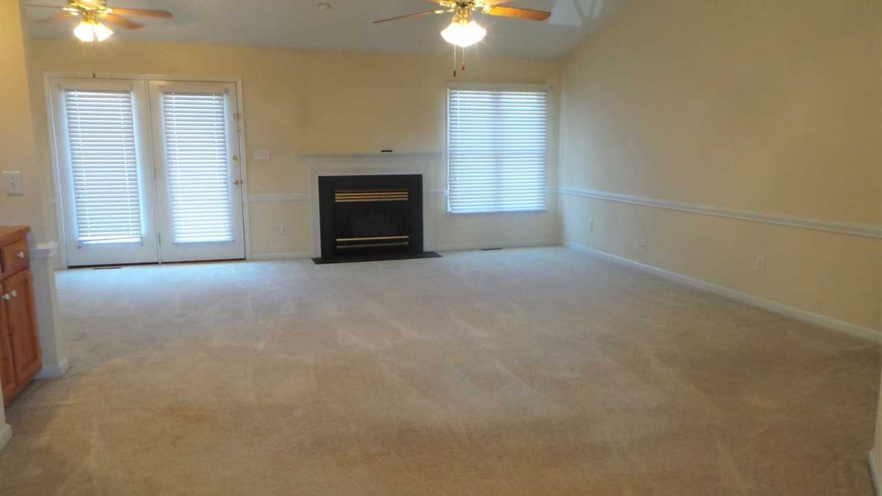 1003 Pine Ridge Ct - Photo 5 of 10