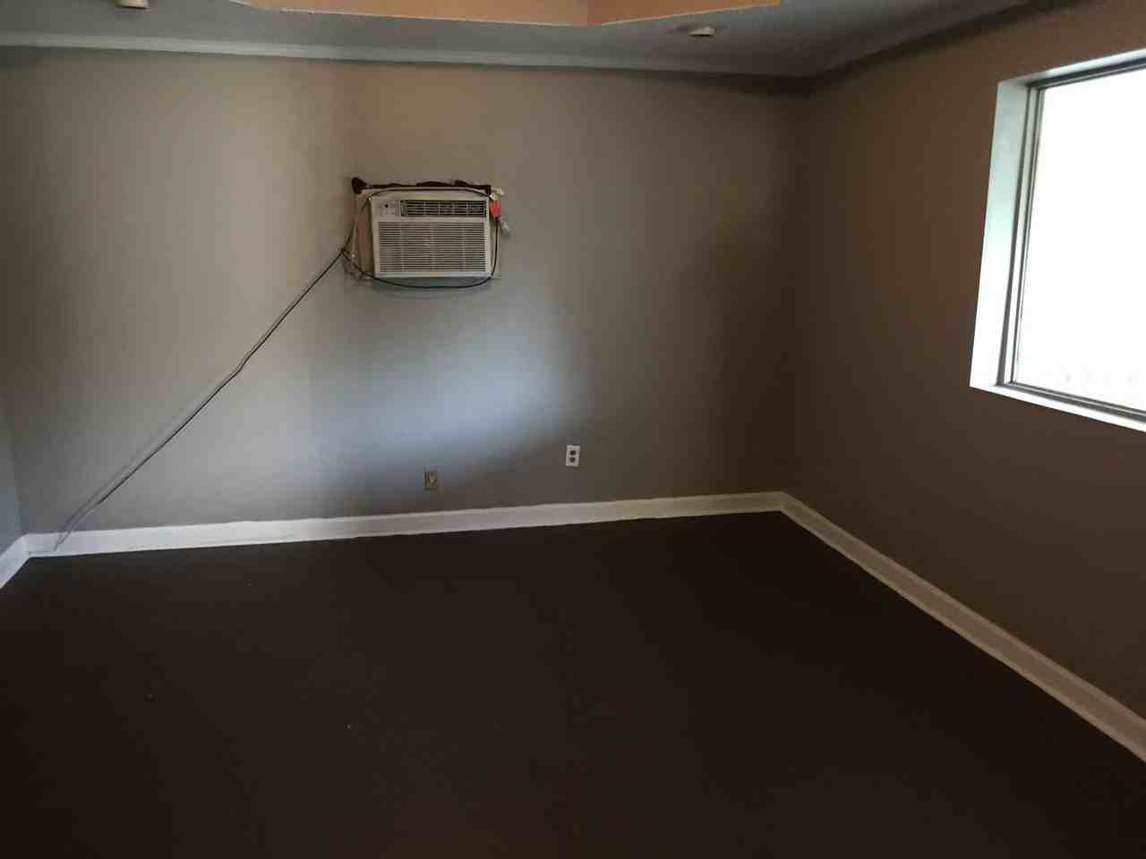 15 Comnock Ave - Photo 3 of 8