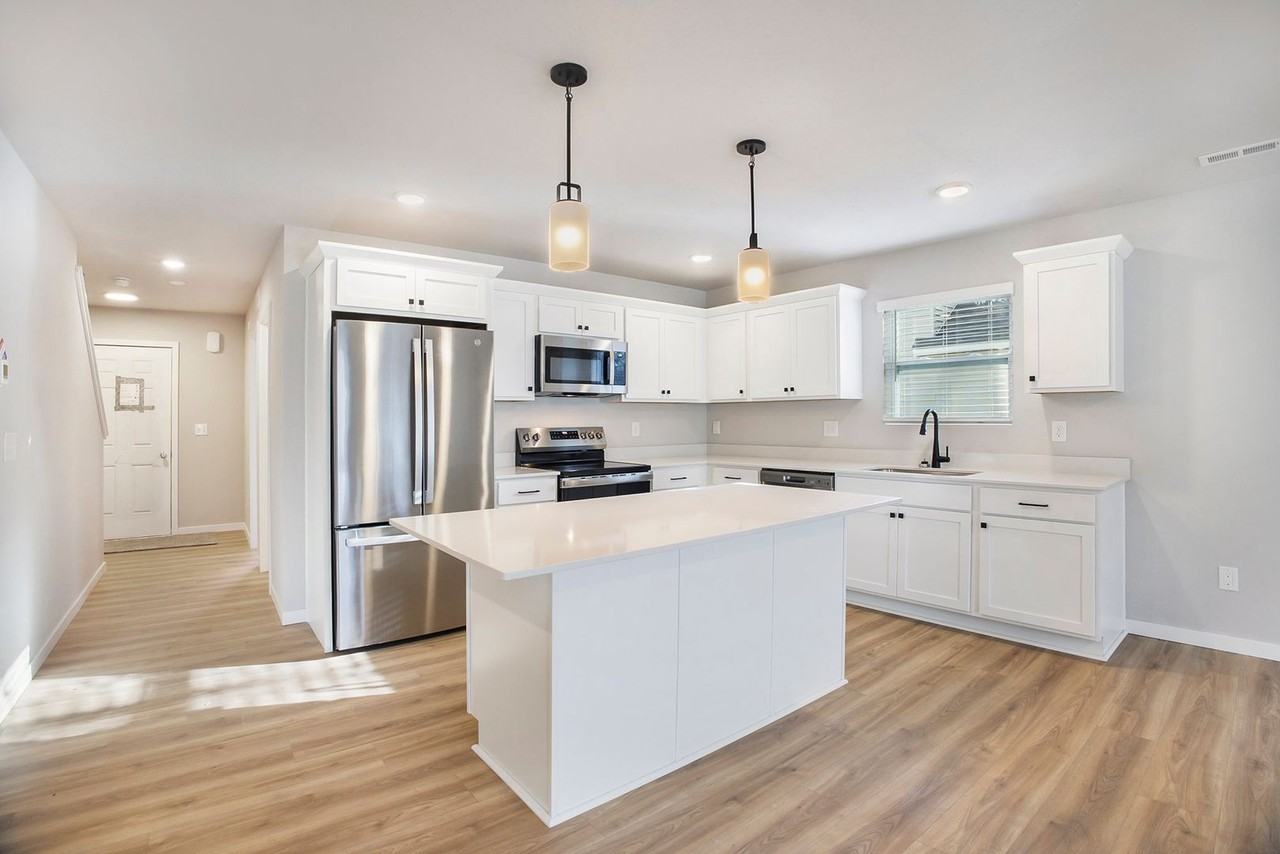 1113 N 9th St - Photo 2 of 19