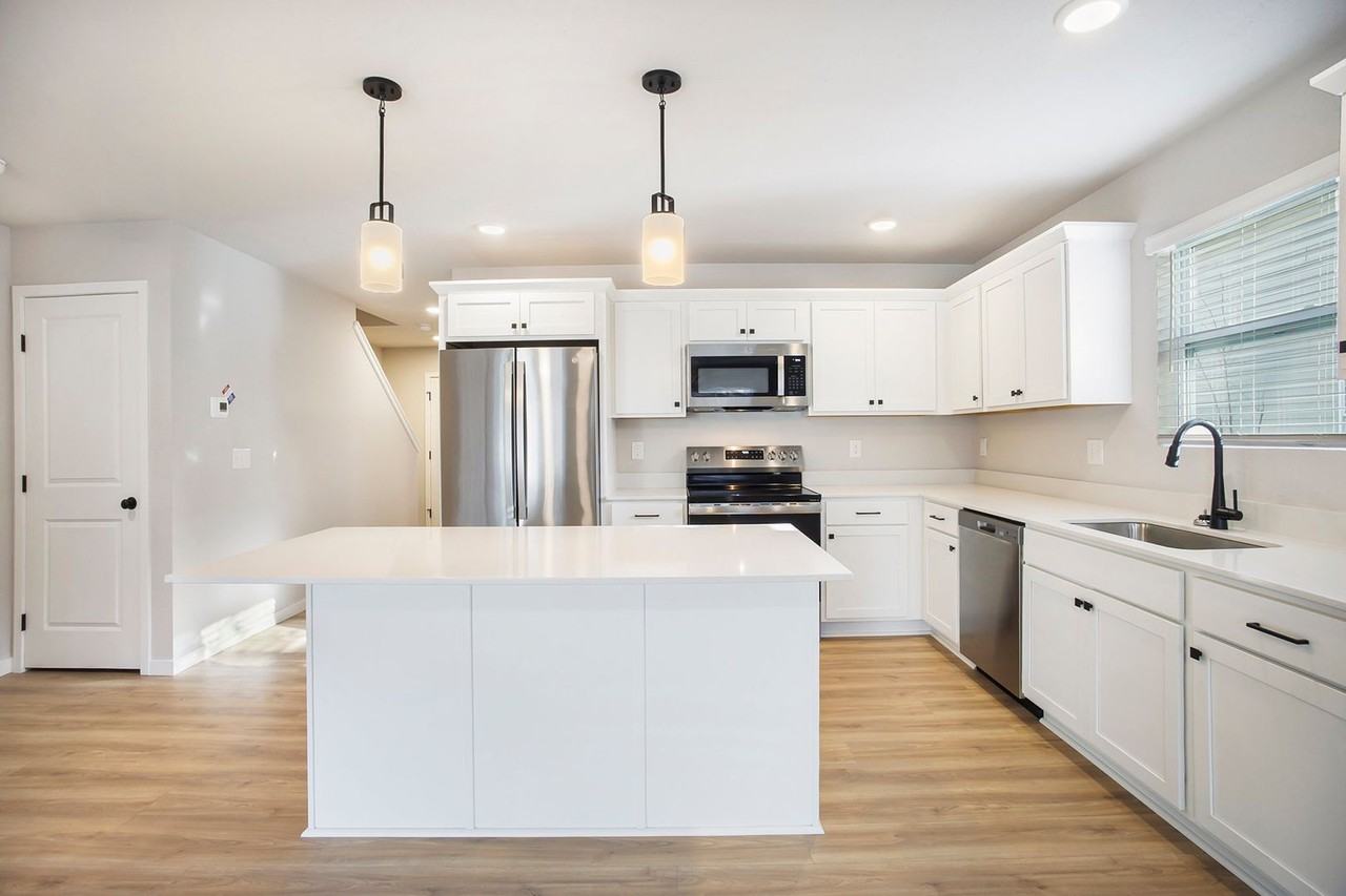 1113 N 9th St - Photo 3 of 19