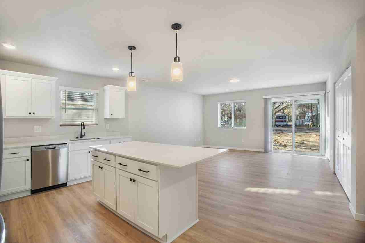 1113 N 9th St - Photo 4 of 19