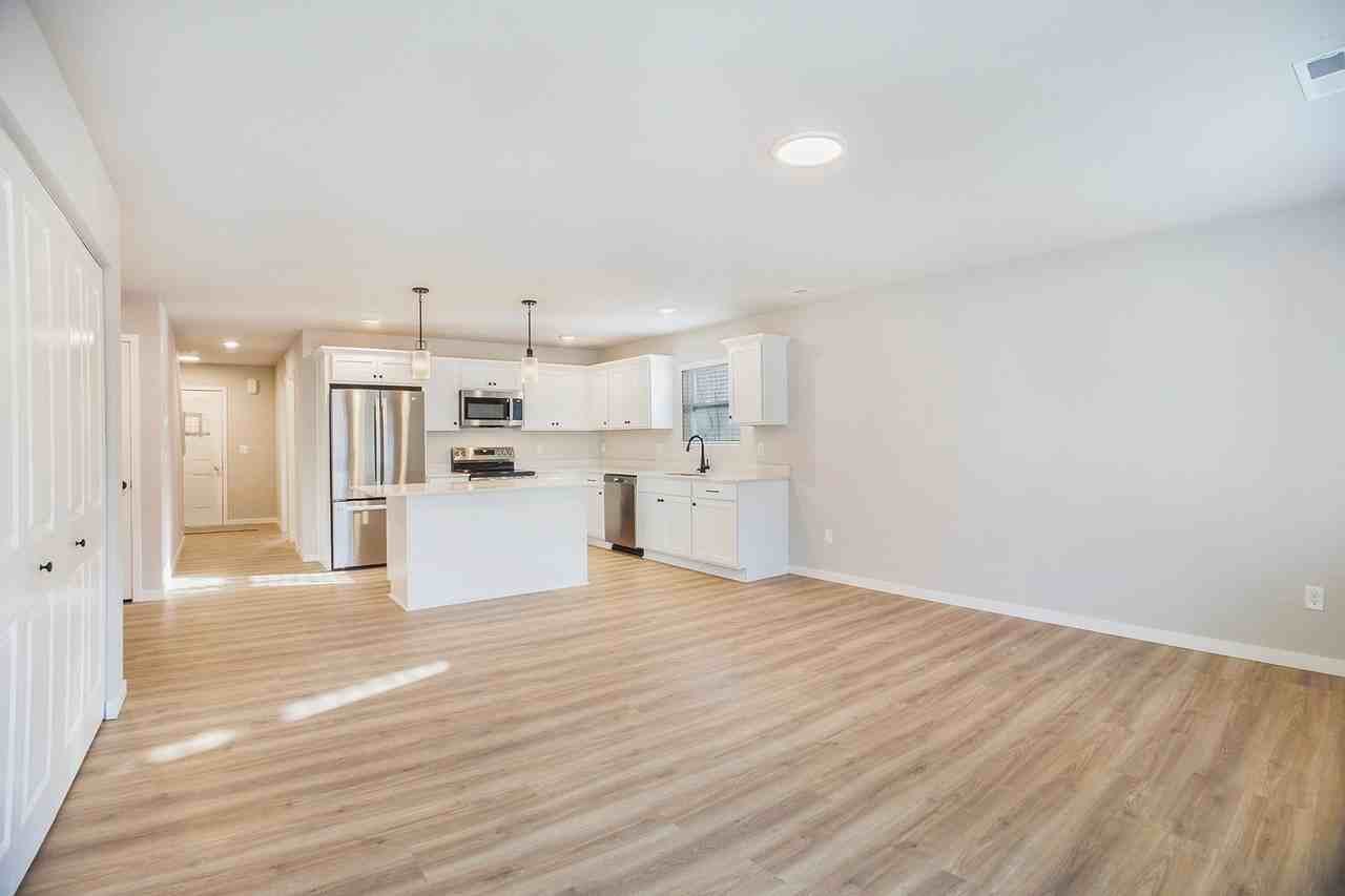 1113 N 9th St - Photo 5 of 19