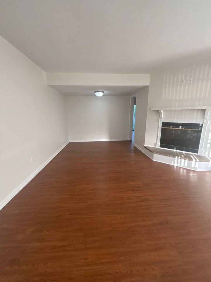 202 Myrtlewood Cir - Photo 3 of 15
