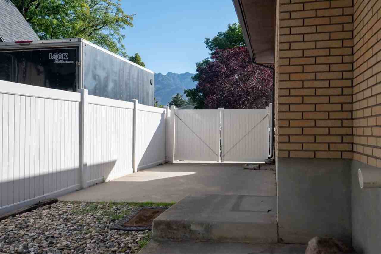 6530 S Rothmoor Dr Bsmt #BS - Photo 3 of 13