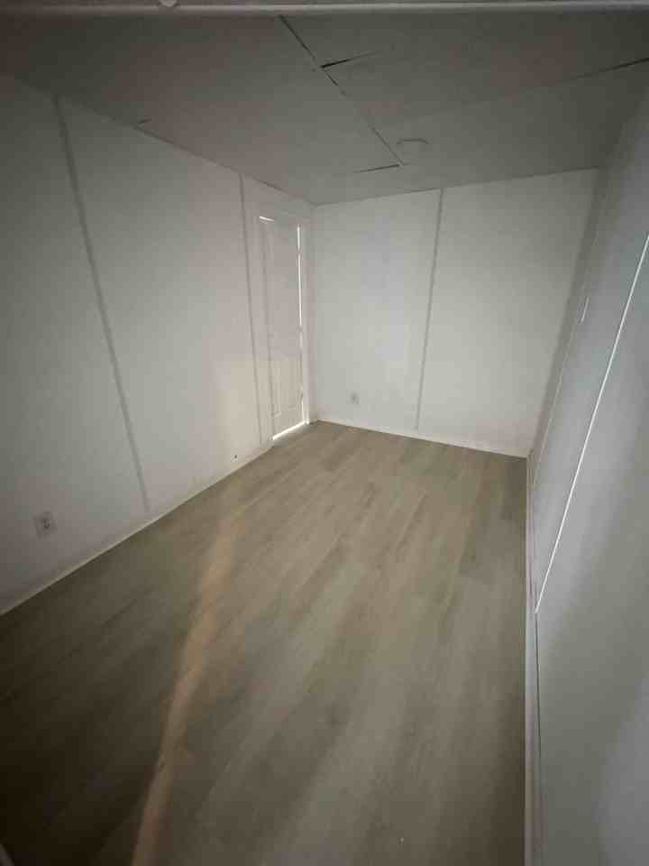 2 W Market Street - Photo 4 of 14