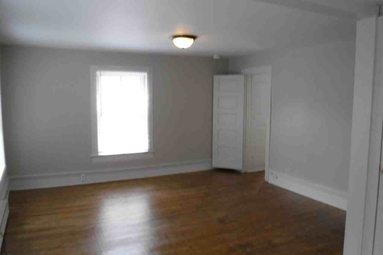 405 E Burgess St - Photo 2 of 16