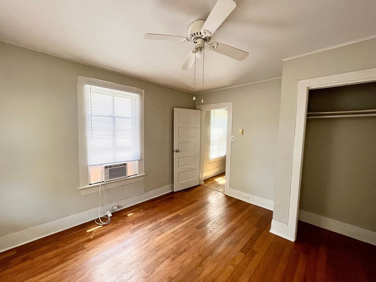 405 E Burgess St - Photo 3 of 16