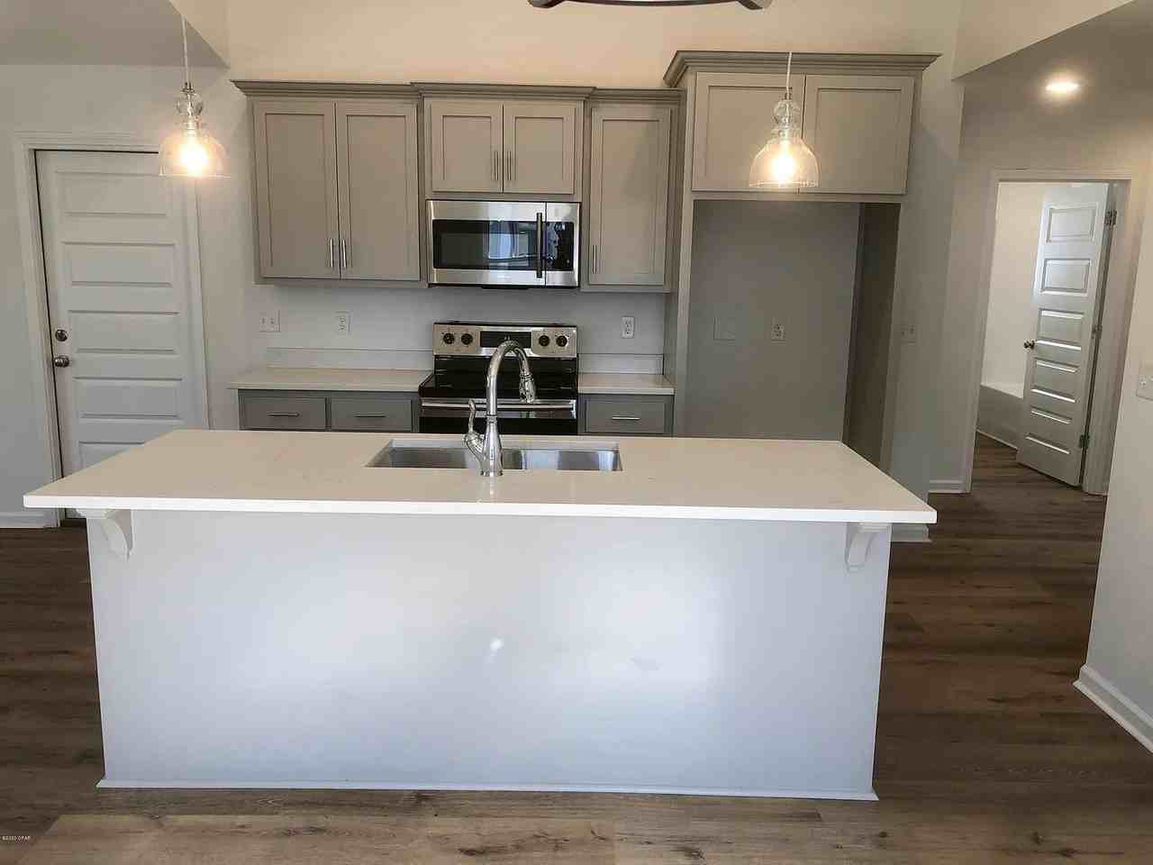 420 Raven Ln - Photo 3 of 11