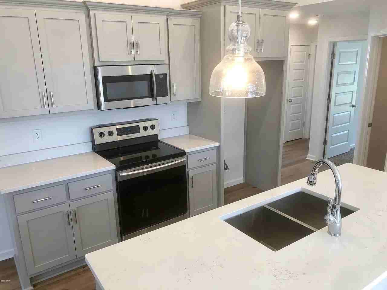 420 Raven Ln - Photo 4 of 11