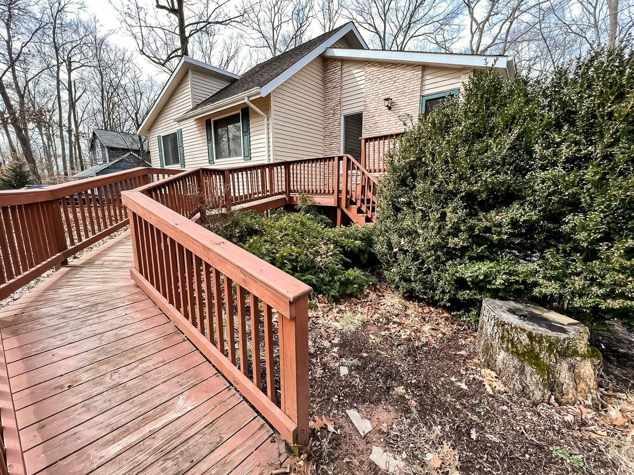 12012 Parkriver Dr - Photo 2 of 37