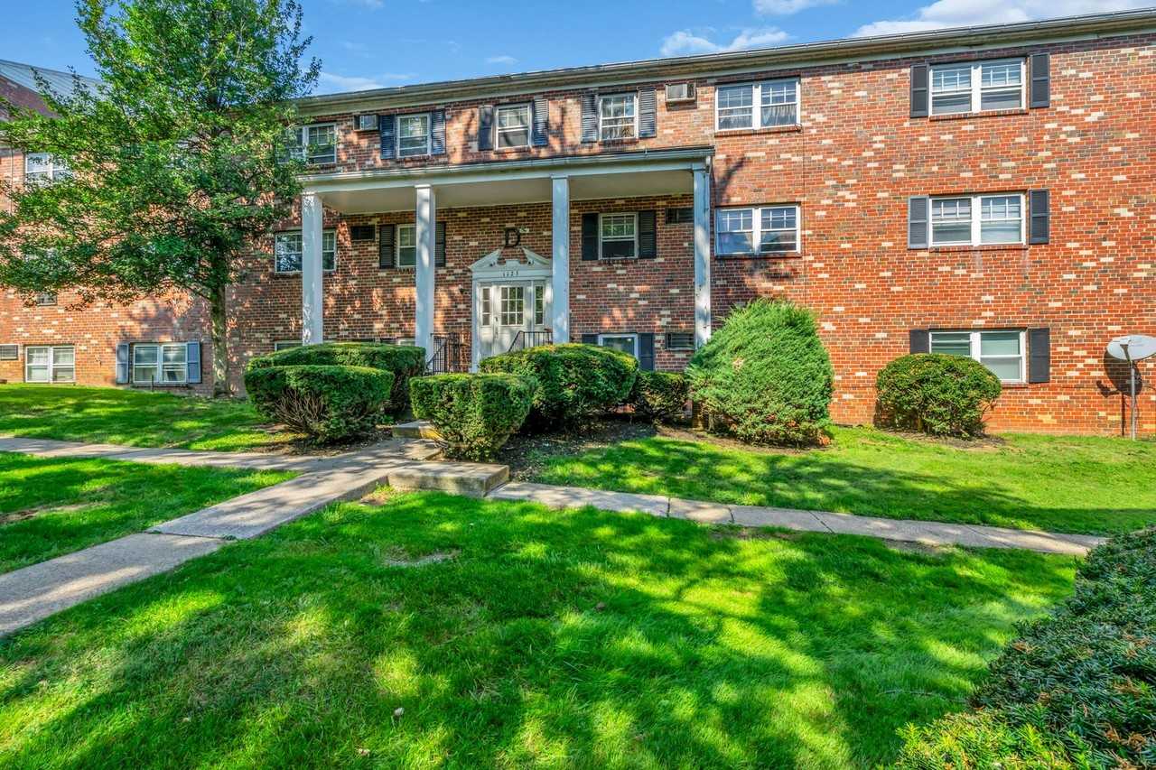 Lancaster Court Apartments - Photo 2 of 50