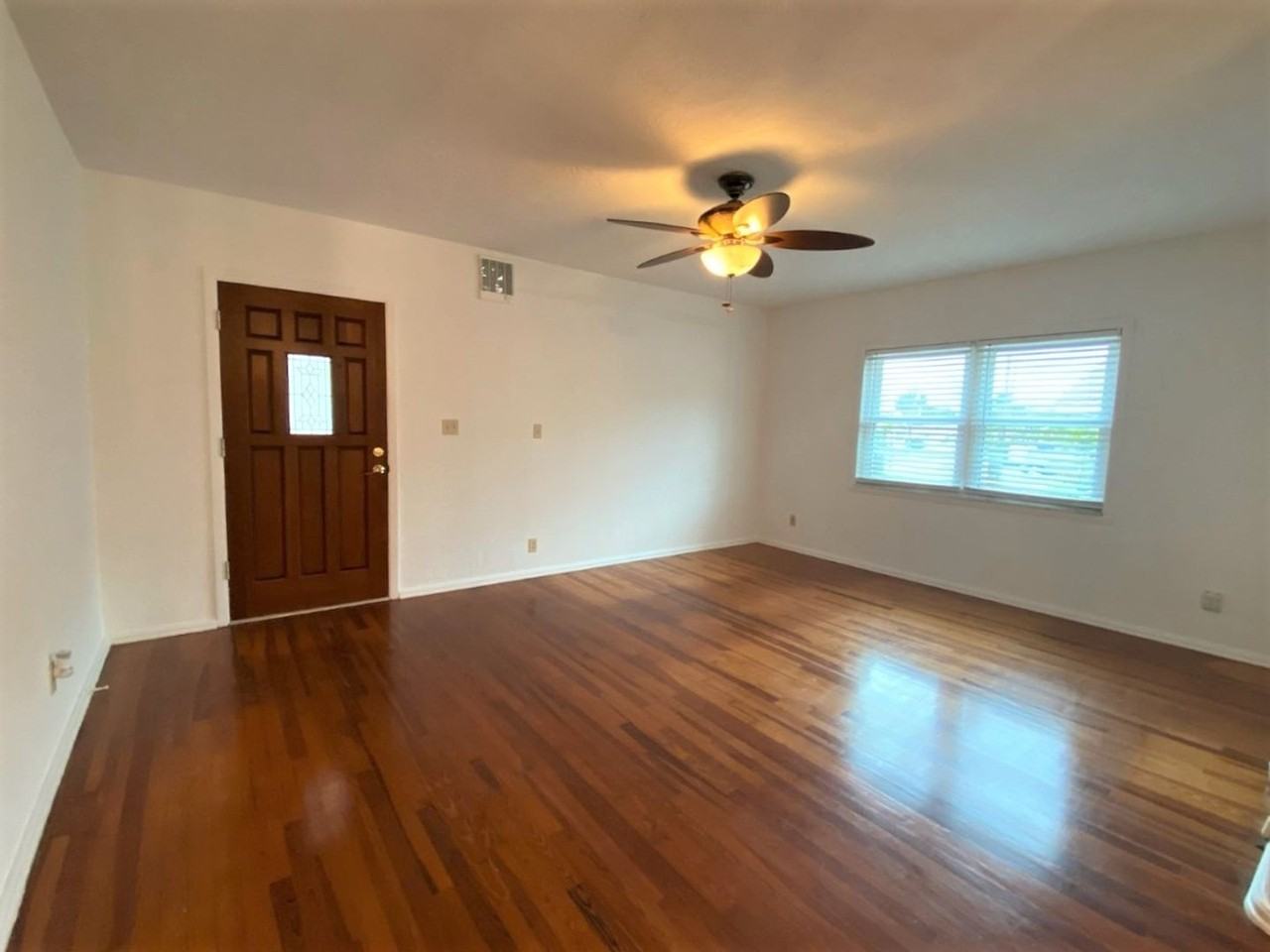 473 Golf Blvd - Photo 3 of 17