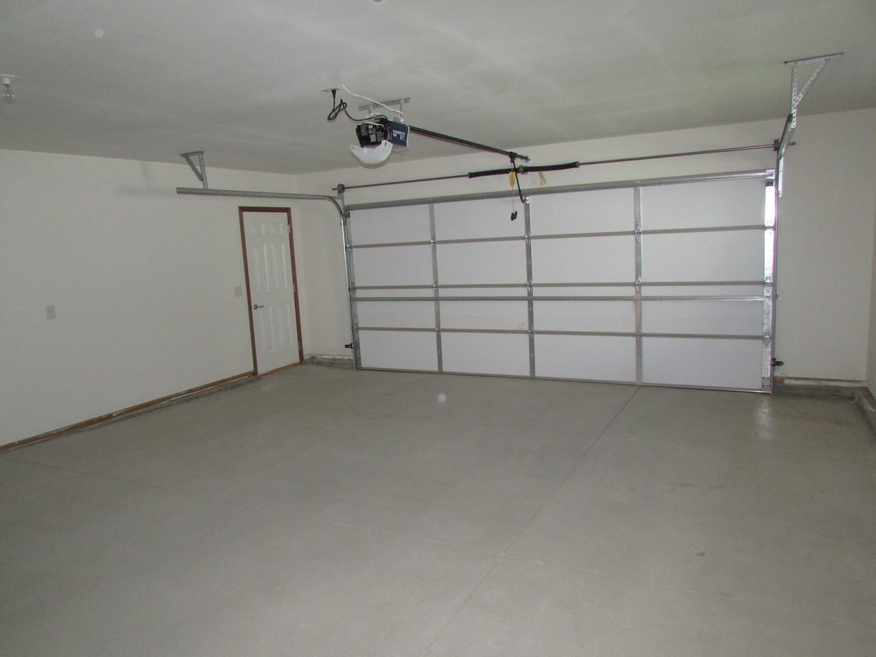 422 Sapphire Ln - Photo 5 of 6