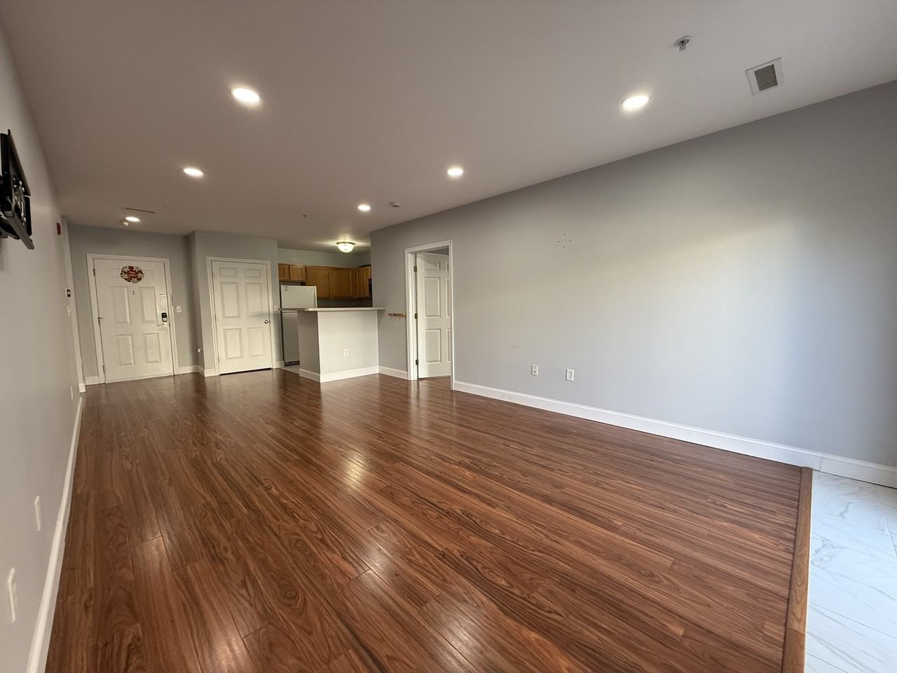 140 Railroad Ave #B102 - Photo 4 of 34