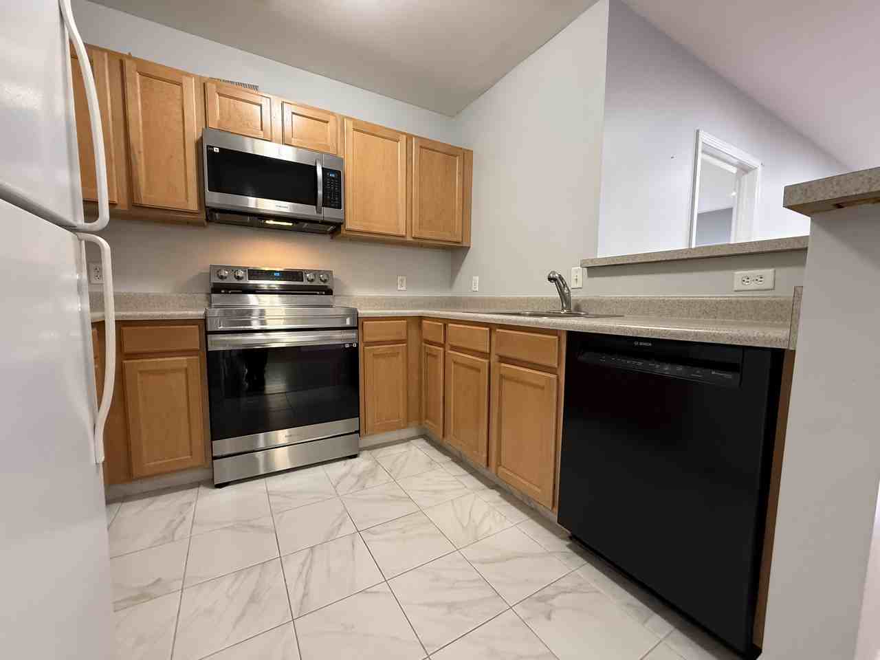 140 Railroad Ave #B102 - Photo 6 of 34