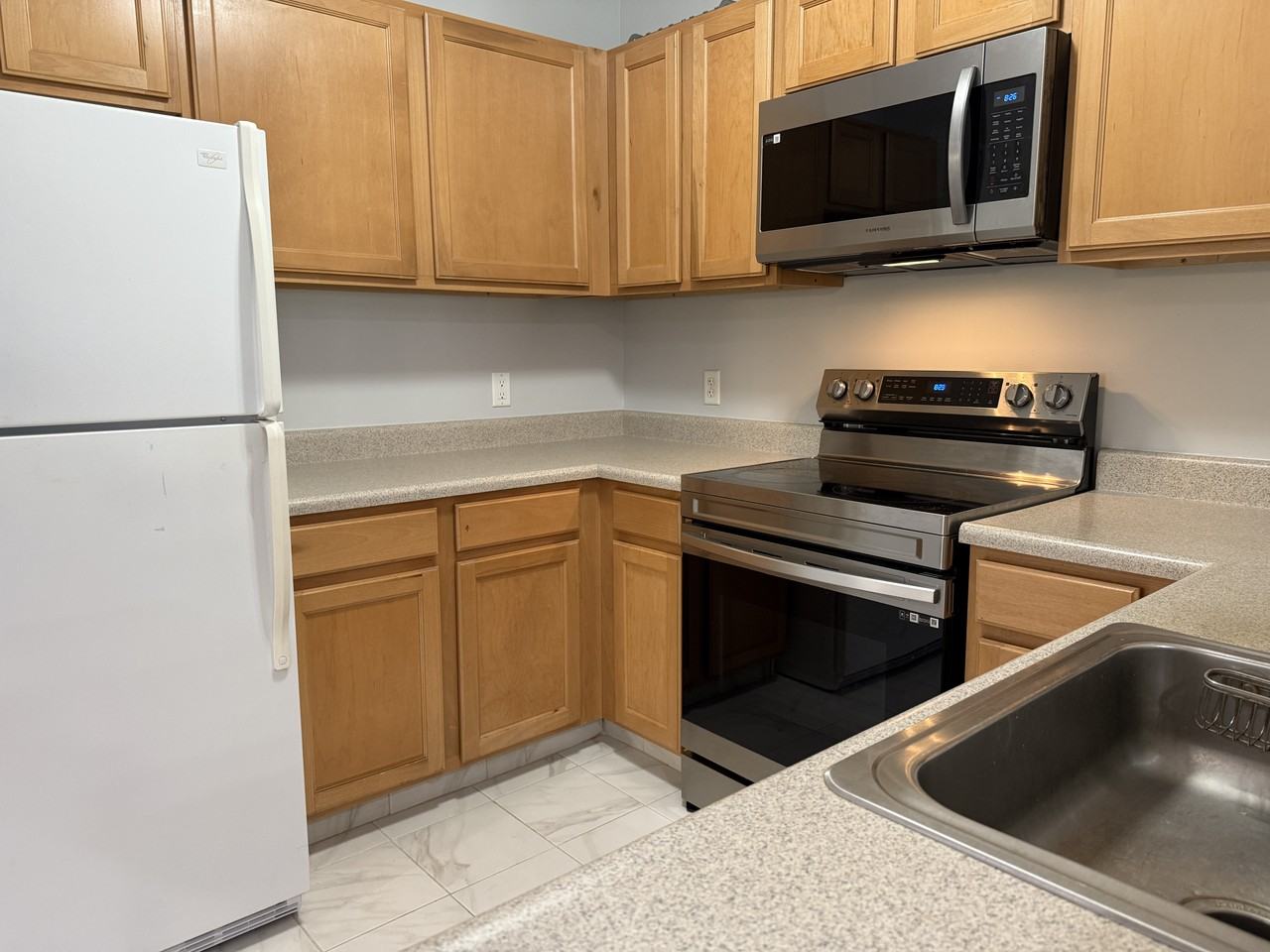 140 Railroad Ave #B102 - Photo 7 of 34