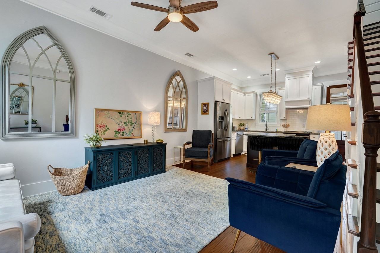 716 Tattnall St #NA - Photo 2 of 28