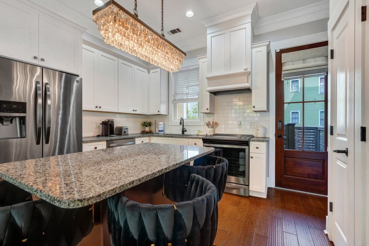 716 Tattnall St #NA - Photo 5 of 28