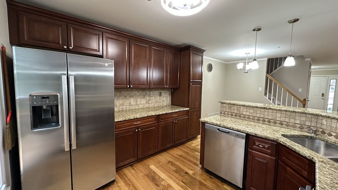 45 Bristol Ct #NA - Photo 2 of 30