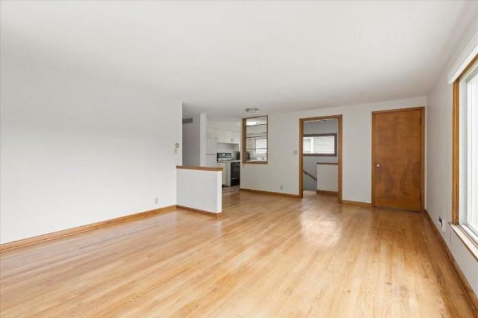 3606 N 97th St - Photo 4 of 11