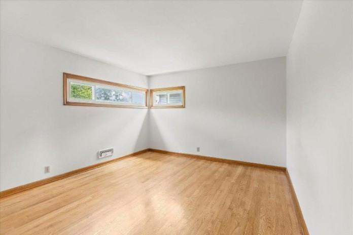 3606 N 97th St - Photo 7 of 11